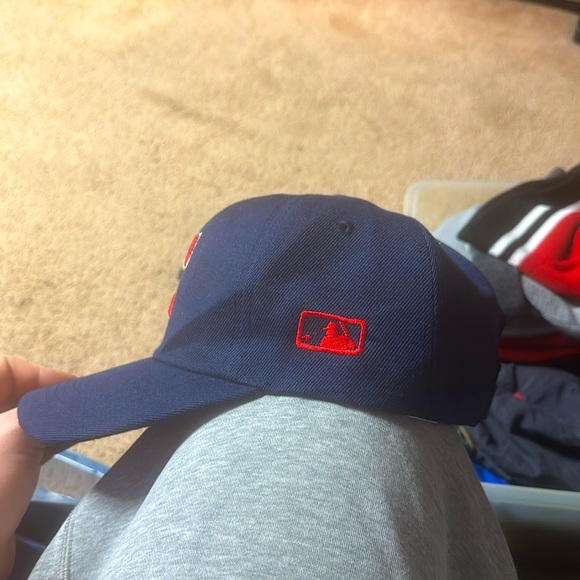 Cleveland Indians MLB Adjustable Hat - Picture 2 of 4